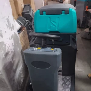 Ride On Scrubber Dryer Machine